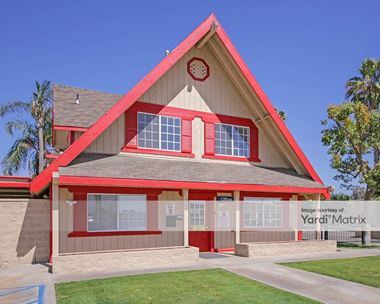 Storage Units for Rent available at 711 Weedpatch Hwy, Bakersfield, CA 93307