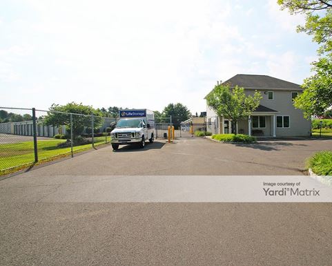 Source URL: https://cdnsc.rentcafe.com/dmslivecafe/3/1071783/1071783-1-4.jpg?width=-1&height=385&quality=80