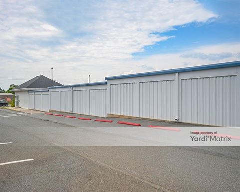 Source URL: https://cdnsc.rentcafe.com/dmslivecafe/3/1071796/1071796-1-3.jpg?width=-1&height=385&quality=80