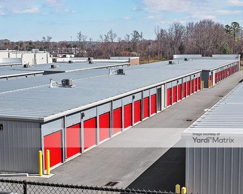 Source URL: https://cdnsc.rentcafe.com/dmslivecafe/3/1071804/1071804-1-4.jpg?width=-1&height=385&quality=80