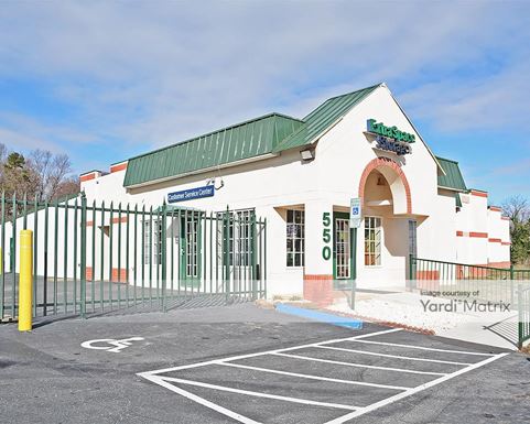 Source URL: https://cdnsc.rentcafe.com/dmslivecafe/3/1071837/1071837-1-4.jpg?width=-1&height=385&quality=80