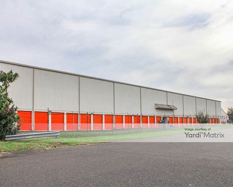 Source URL: https://cdnsc.rentcafe.com/dmslivecafe/3/1071883/1071883-1-4.jpg?width=-1&height=385&quality=80