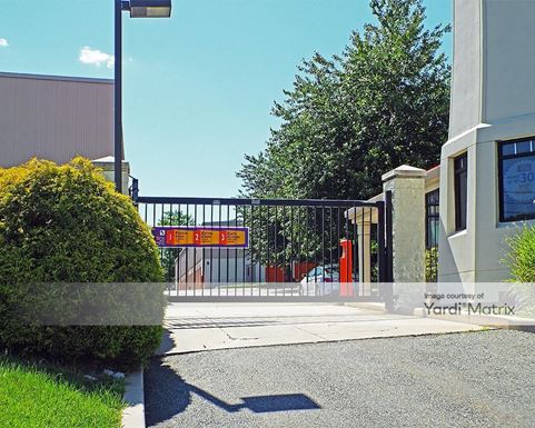 Source URL: https://cdnsc.rentcafe.com/dmslivecafe/3/1071923/1071923-1-5.jpg?width=-1&height=385&quality=80