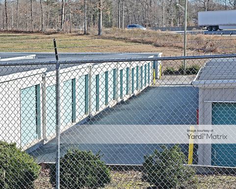 Source URL: https://cdnsc.rentcafe.com/dmslivecafe/3/1072116/1072116-1-4.jpg?width=-1&height=385&quality=80