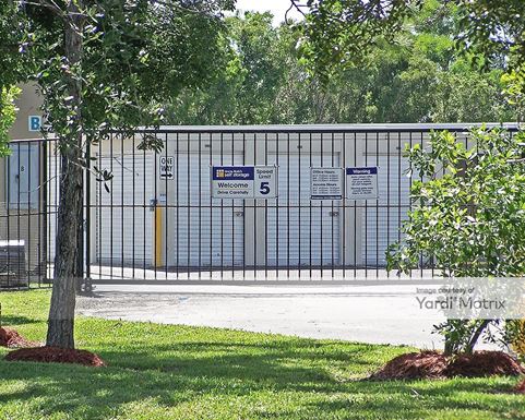 Source URL: https://cdnsc.rentcafe.com/dmslivecafe/3/1072192/1072192-1-5.jpg?width=-1&height=385&quality=80