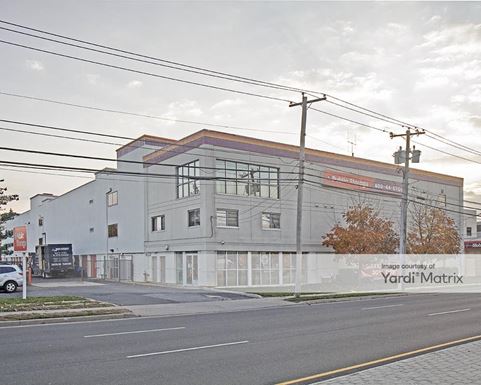 Source URL: https://cdnsc.rentcafe.com/dmslivecafe/3/1072302/1072302-1-2.jpg?width=-1&height=385&quality=80