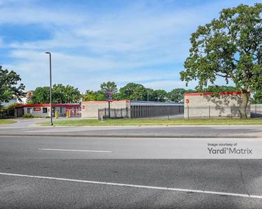 Storage Units for Rent available at 9154 University Avenue NW, Coon Rapids, MN 55448