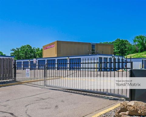 Source URL: https://cdnsc.rentcafe.com/dmslivecafe/3/1072349/1072349-1-2.jpg?width=-1&height=385&quality=80