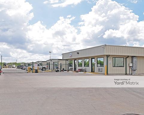 Source URL: https://cdnsc.rentcafe.com/dmslivecafe/3/1072364/1072364-1-5.jpg?width=-1&height=385&quality=80