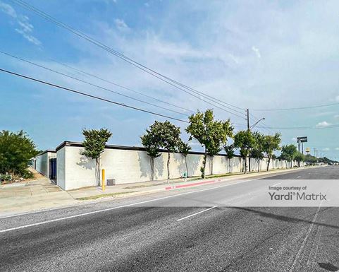 Source URL: https://cdnsc.rentcafe.com/dmslivecafe/3/1072377/1072377-1-3.jpg?width=-1&height=385&quality=80