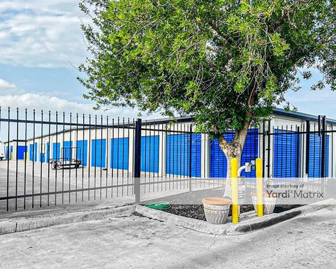 Source URL: https://cdnsc.rentcafe.com/dmslivecafe/3/1072377/1072377-1-4.jpg?width=-1&height=385&quality=80