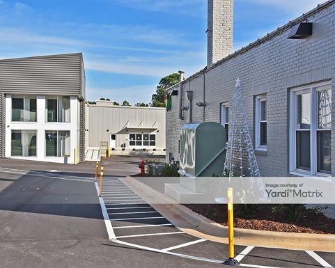 Source URL: https://cdnsc.rentcafe.com/dmslivecafe/3/1072511/1072511-1-3.jpg?width=-1&height=385&quality=80