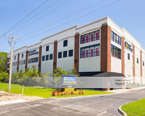 Source URL: https://cdnsc.rentcafe.com/dmslivecafe/3/1072520/1072520-1-5.jpg?width=-1&height=385&quality=80