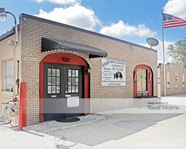 Storage Units for Rent available at 4341 Wesconnett Blvd, Jacksonville, FL 32210