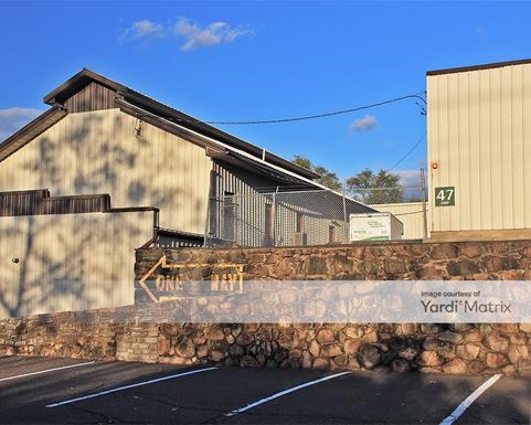 Source URL: https://cdnsc.rentcafe.com/dmslivecafe/3/1072590/1072590-1-5.jpg?width=-1&height=385&quality=80