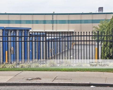 Source URL: https://cdnsc.rentcafe.com/dmslivecafe/3/1072606/1072606-1-5.jpg?width=-1&height=385&quality=80