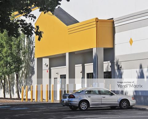 Source URL: https://cdnsc.rentcafe.com/dmslivecafe/3/1072607/1072607-1-5.jpg?width=-1&height=385&quality=80