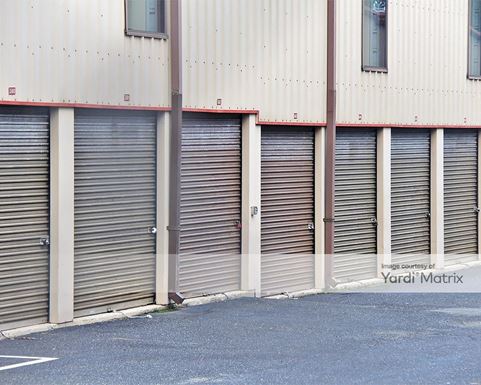 Source URL: https://cdnsc.rentcafe.com/dmslivecafe/3/1072617/1072617-1-5.jpg?width=-1&height=385&quality=80