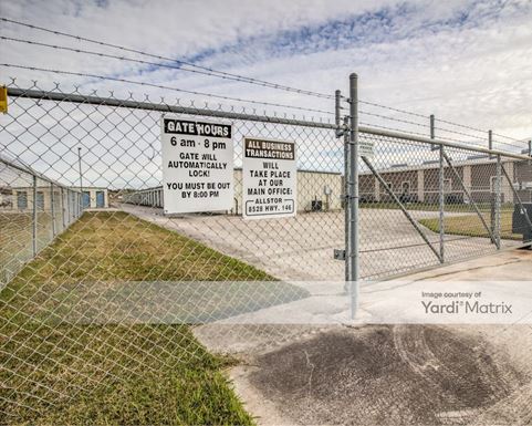 Source URL: https://cdnsc.rentcafe.com/dmslivecafe/3/1072651/1072651-1-4.jpg?width=-1&height=385&quality=80