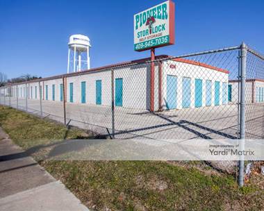 Storage Units for Rent available at 2424 Texas Avenue, Texas City, TX 77590