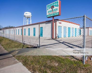 Storage Units for Rent available at 2424 Texas Avenue, Texas City, TX 77590