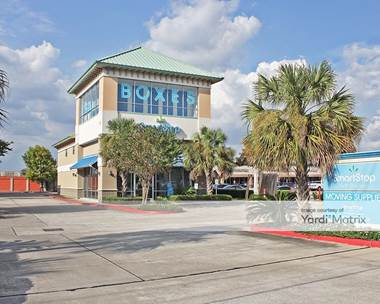 Storage Units for Rent available at 9809 Broadway Street, Pearland, TX 77584