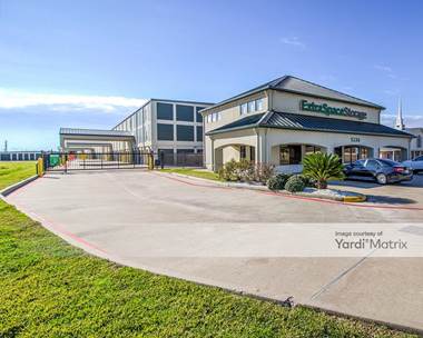 Storage Units for Rent available at 5236 East Fwy, Baytown, TX 77521