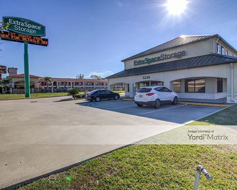 Source URL: https://cdnsc.rentcafe.com/dmslivecafe/3/1072672/1072672-1-4.jpg?width=-1&height=385&quality=80