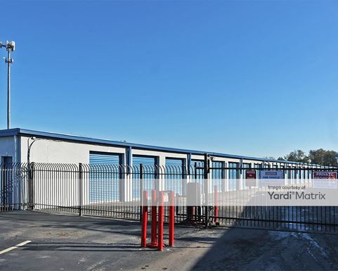 Source URL: https://cdnsc.rentcafe.com/dmslivecafe/3/1072683/1072683-1-5.jpg?width=-1&height=385&quality=80