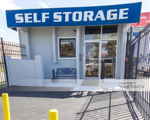 Source URL: https://cdnsc.rentcafe.com/dmslivecafe/3/1072684/1072684-1-5.jpg?width=-1&height=385&quality=80