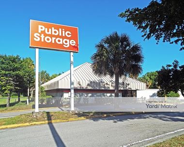Storage Units for Rent available at 4390 Hypoluxo Road, Lantana, FL 33462