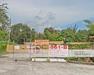 Self-Storage Units at 4200 Forest Hill Blvd in Palm Springs, FL