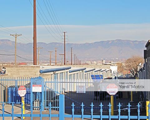 Source URL: https://cdnsc.rentcafe.com/dmslivecafe/3/1072765/1072765-1-4.jpg?width=-1&height=385&quality=80