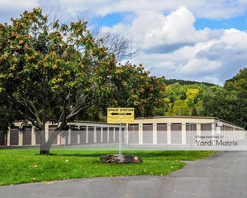 Source URL: https://cdnsc.rentcafe.com/dmslivecafe/3/1072815/1072815-1-3.jpg?width=-1&height=385&quality=80