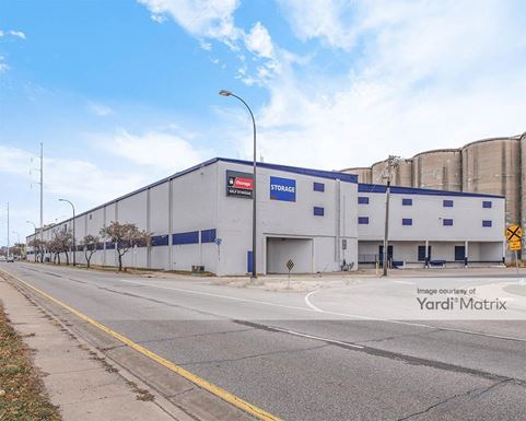 Source URL: https://cdnsc.rentcafe.com/dmslivecafe/3/1072834/1072834-1-2.jpg?width=-1&height=385&quality=80