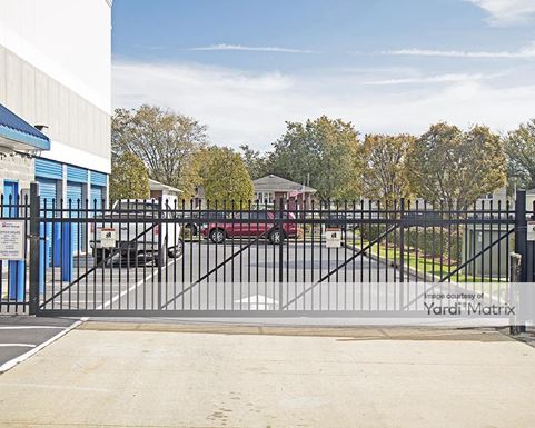 Source URL: https://cdnsc.rentcafe.com/dmslivecafe/3/1072862/1072862-1-4.jpg?width=-1&height=385&quality=80