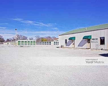 Storage Units for Rent available at 409 Broadway Avenue, South Roxana, IL 62087