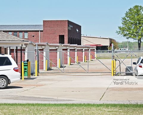 Source URL: https://cdnsc.rentcafe.com/dmslivecafe/3/1073226/1073226-1-2.jpg?width=-1&height=385&quality=80