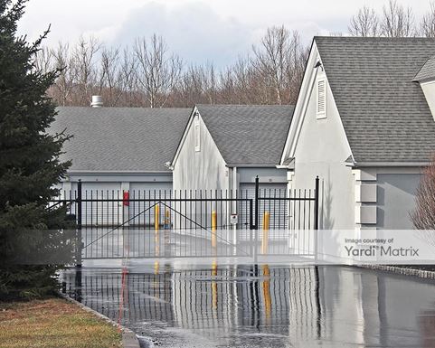 Source URL: https://cdnsc.rentcafe.com/dmslivecafe/3/1073272/1073272-1-4.jpg?width=-1&height=385&quality=80