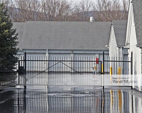 Source URL: https://cdnsc.rentcafe.com/dmslivecafe/3/1073272/1073272-1-5.jpg?width=-1&height=385&quality=80