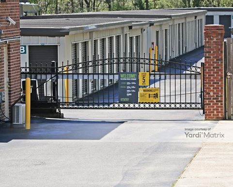 Source URL: https://cdnsc.rentcafe.com/dmslivecafe/3/1073286/1073286-1-2.jpg?width=-1&height=385&quality=80