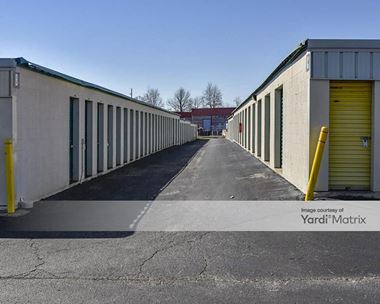 Storage Units for Rent available at 4175 Winchester Road, Memphis, TN 38118