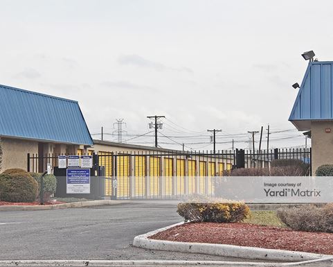 Source URL: https://cdnsc.rentcafe.com/dmslivecafe/3/1073352/1073352-1-3.jpg?width=-1&height=385&quality=80