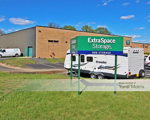 Source URL: https://cdnsc.rentcafe.com/dmslivecafe/3/1073353/1073353-1-5.jpg?width=-1&height=385&quality=80