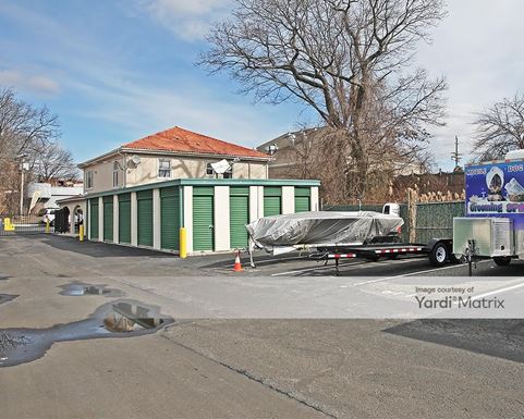 Source URL: https://cdnsc.rentcafe.com/dmslivecafe/3/1073361/1073361-1-2.jpg?width=-1&height=385&quality=80