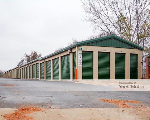 Source URL: https://cdnsc.rentcafe.com/dmslivecafe/3/1073405/1073405-1-3.jpg?width=-1&height=385&quality=80