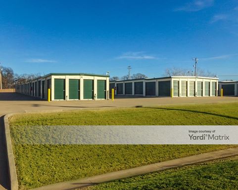 Source URL: https://cdnsc.rentcafe.com/dmslivecafe/3/1073427/1073427-1-4.jpg?width=-1&height=385&quality=80