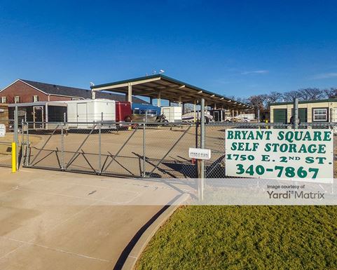 Source URL: https://cdnsc.rentcafe.com/dmslivecafe/3/1073427/1073427-1-5.jpg?width=-1&height=385&quality=80