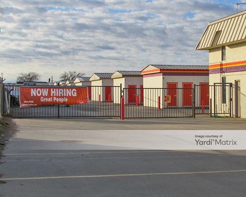 Source URL: https://cdnsc.rentcafe.com/dmslivecafe/3/1073430/1073430-1-5.jpg?width=-1&height=385&quality=80