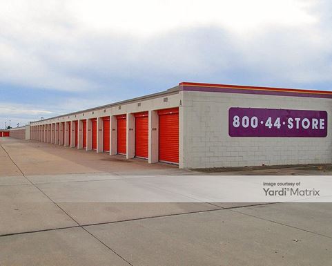 Source URL: https://cdnsc.rentcafe.com/dmslivecafe/3/1073441/1073441-1-5.jpg?width=-1&height=385&quality=80